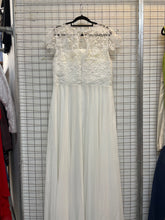 Load image into Gallery viewer, JJ's HOUSE - Lace Top Wedding Dress
