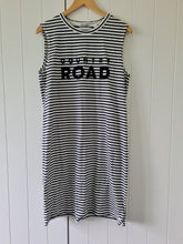 Load image into Gallery viewer, Country Road Dress Size M
